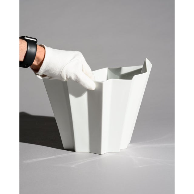 1970s Vintage Sculptural Glossy Porcelain Vase by Heinrich Fuchs, 1960s For Sale - Image 5 of 9