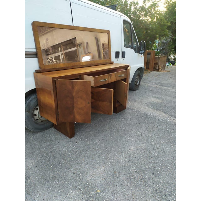 Art Deco Italian Credenza in Walnut with Mirrors For Sale - Image 3 of 18
