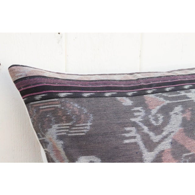 Bandar Antique Sumatran Ikat Pillow For Sale In Los Angeles - Image 6 of 9