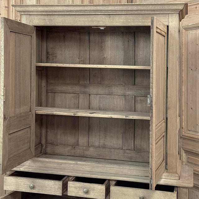 19th Century Louis XIV Buffet in Stripped Oak For Sale - Image 10 of 12