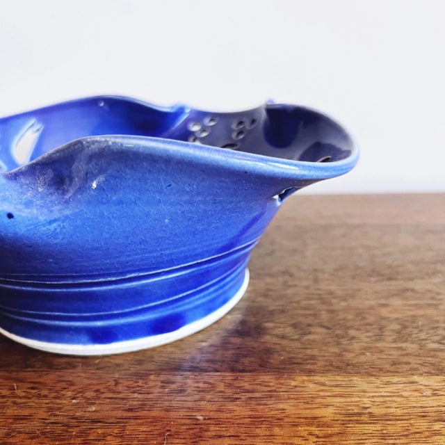 1990s Vintage Ceramic Pottery Berry Bowl For Sale - Image 5 of 7