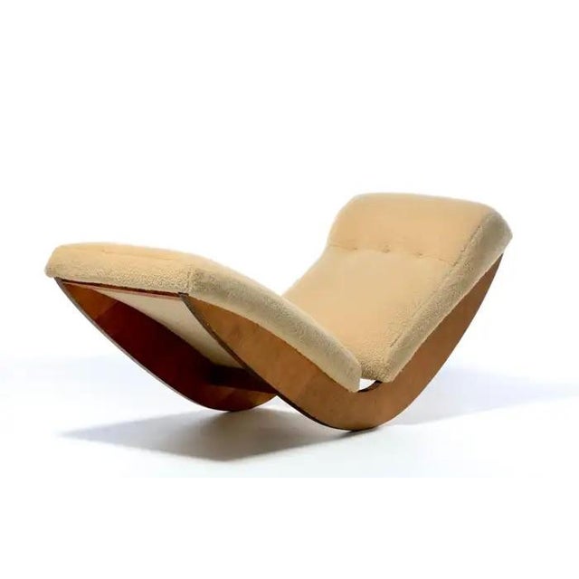 Sculptural Walnut Rocking Chaise Lounge in Soft Butterscotch Shearling C. 1980 For Sale - Image 4 of 12