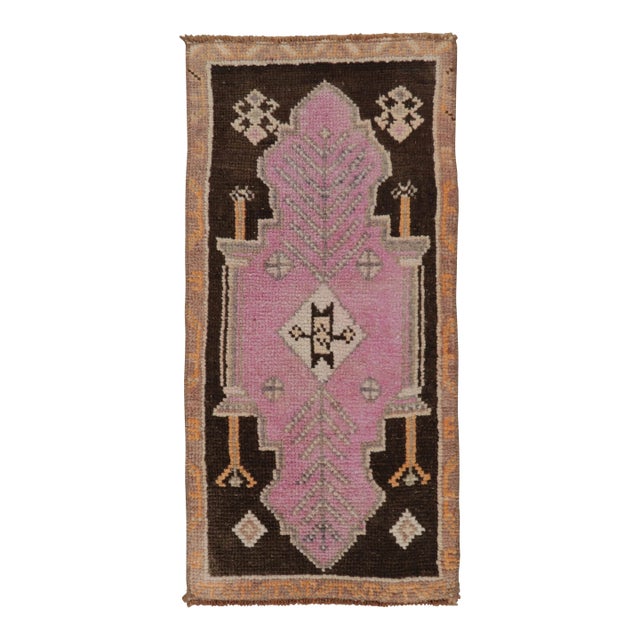 Vintage Turkish Gift-Sized Rug With Pink & Brown Geometric Medallion - Rug & Kilim For Sale