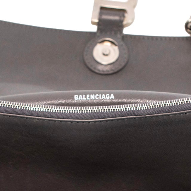 Balenciaga Gray Leather Silver Hardware Crush Chain Medium Flap Shoulder Bag For Sale - Image 9 of 11