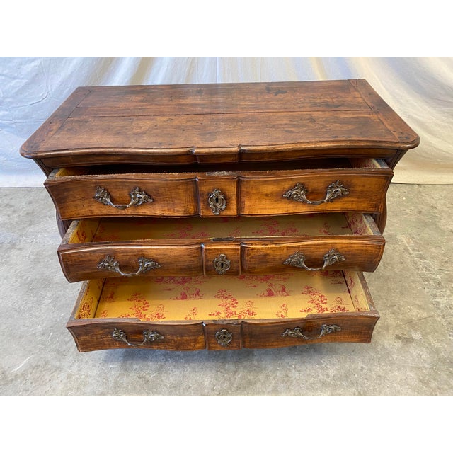 French Provincial Walnut Dresser Commode - 19th C For Sale - Image 4 of 12