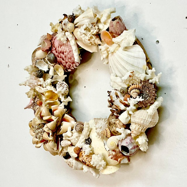 Vintage 1980s Coastal Boho Chic Seashell Encrusted Wreath For Sale - Image 10 of 11