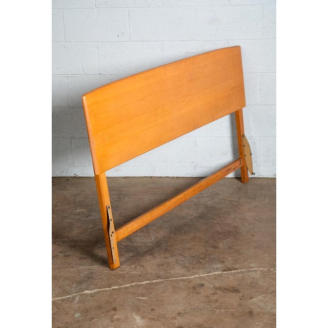 1960s Mid Century Modern Queen Heywood Wakefield Solid Wood Champagne