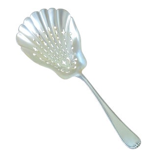 Mid 19th Century Newcastle by Gorham Sterling Silver Saratoga Chip Server 8 7/8" Serving Heirloom For Sale