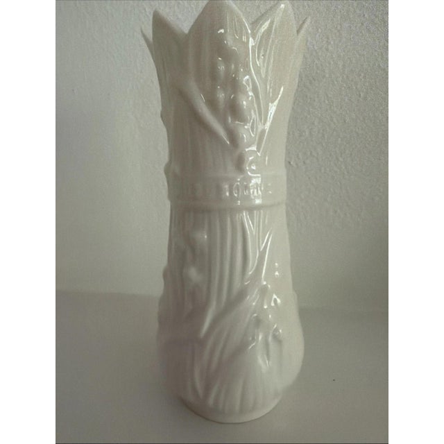 Mid-Century Modern Vintage BELLEEK " LILY OF THE VALLEY" 6 1/2” Vase, Beleek 5th Mark (1955-65) For Sale - Image 3 of 5