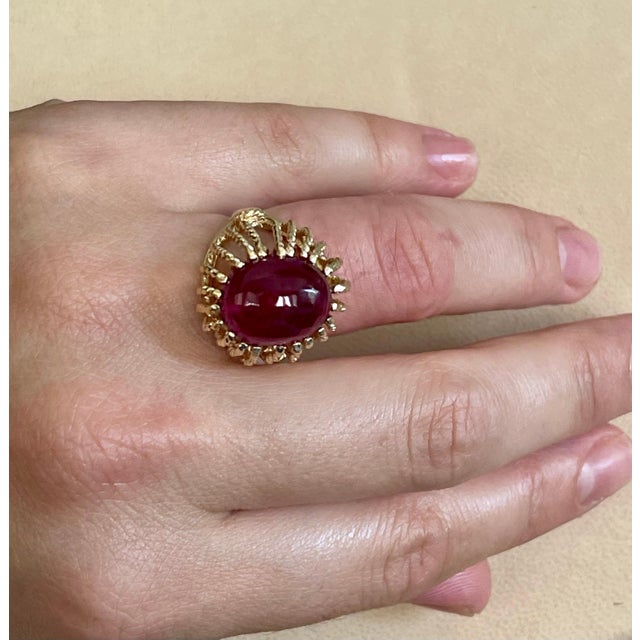 7 Carat Oval Cut Cabochon Pink Tourmaline 14 Karat Yellow Gold Ring For Sale - Image 14 of 18