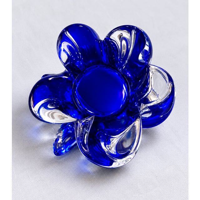 Vintage Cobalt Blue Art Glass Vase Hand Blown Josef Hospodka Chribska Style Ruffled Centerpiece 7.5" For Sale - Image 4 of 5