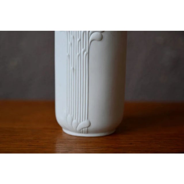 Art Nouveau Spirit White Porcelain Vase from Alboth & Kaiser Bavaria For Sale - Image 5 of 8