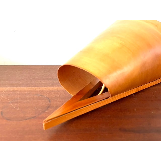 Large wall light in wood and wood veneer, soft and clean lines, soft light, E27 socket European Plug (up to 250V).The...