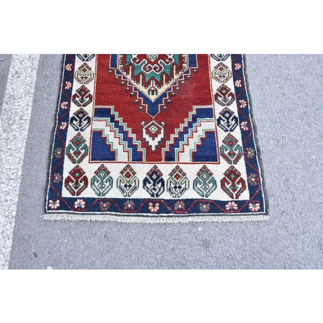 1980s Turkish Vintage Luxury Traditional Hand Knotted Oushak Rug For Sale - Image 4 of 13