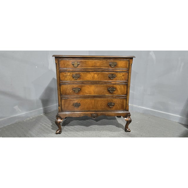 Superb quality four drawer Queen Anne walnut chest of four drawers, excellent colour and conditio, brass handles, standing...