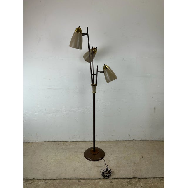 Mid Century Modern Floor Lamp With Brass Accents | Chairish