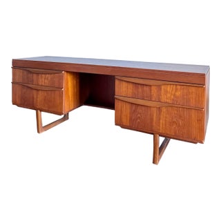 A Classic Mid-Century Modern Vanity / Desk by Austinsuite, Circa 1960s, Attributed For Sale