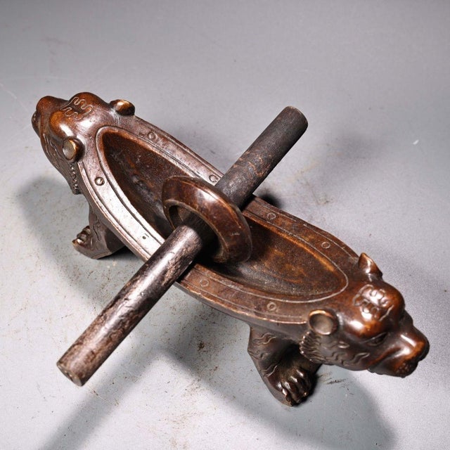 Asian Late 19th Century Asian Bronze Double Tiger Head Herb Grinder With Pestle For Sale - Image 3 of 9