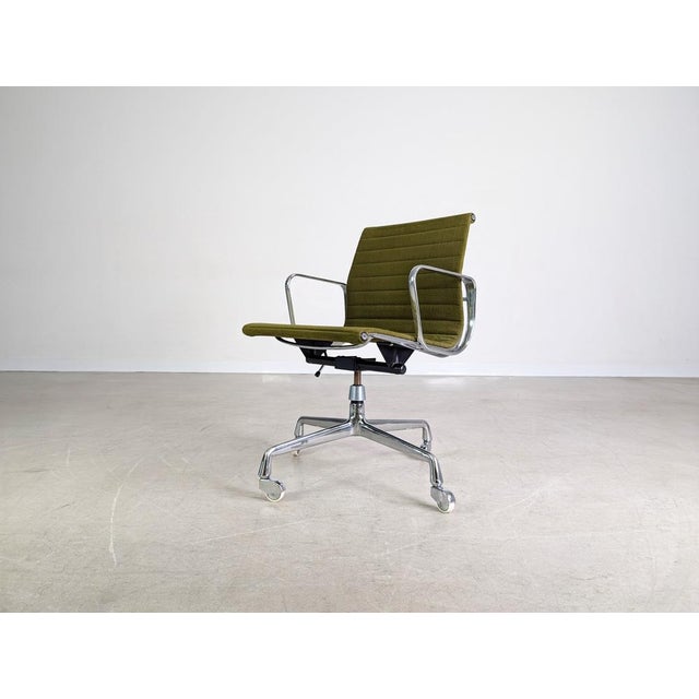 Midcentury Modern Office Chair by Charles & Ray Eames for Herman Miller For Sale - Image 6 of 11