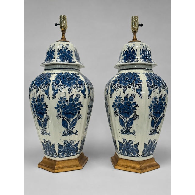 Mid-20th Century Dutch Delft Blue-and-White Ceramic & Giltwood Lamps - a Pair For Sale In Providence - Image 6 of 10