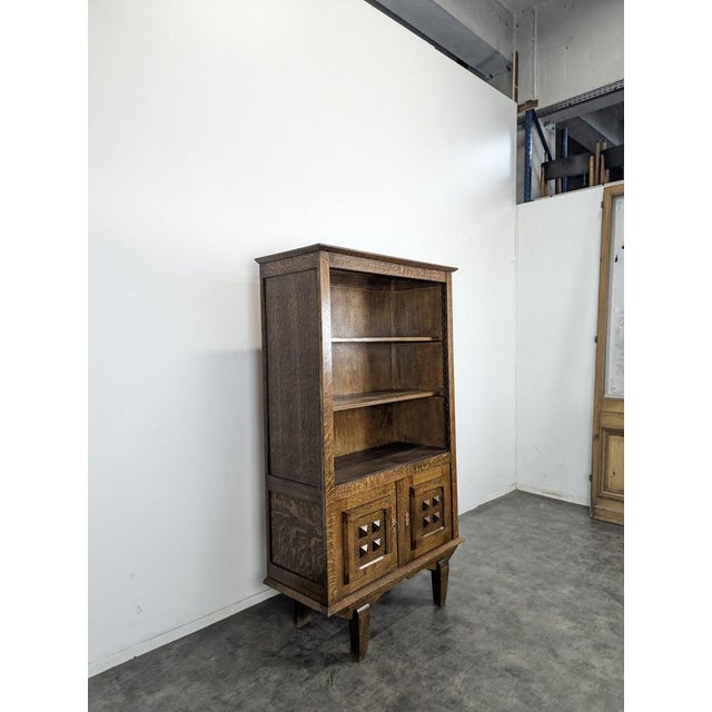 Reconstruction Oak Shelf with Cabinet, in Very Good conditions.