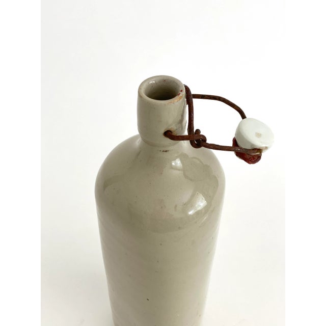 Early 20th Century French Gray Stoneware Gin Bottle W/ Porcelain Stopper For Sale - Image 5 of 7