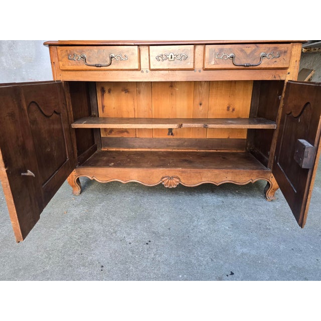 Wood Two-Part Louis XV Cabinet in Walnut, 1760 For Sale - Image 7 of 18