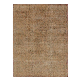 Rug & Kilim’s Modern Distressed Rug in Beige and Gold With Geometric Patterns For Sale