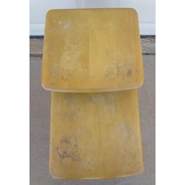 1940s Heywood Wakefield 2 Tier Step Side Table For Sale - Image 10 of 18