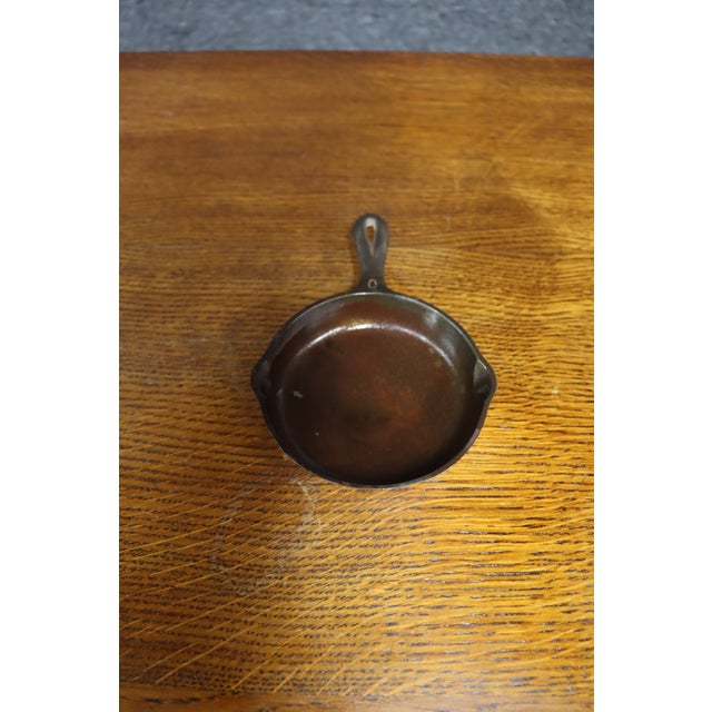 Griswold No. 4 Cast Iron Skillet, Large Block Logo, Erie Pa For Sale - Image 9 of 9