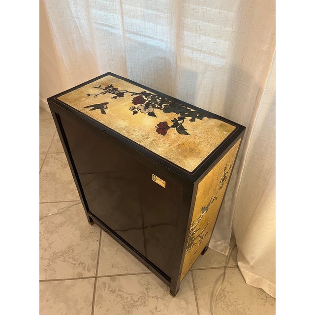 Vintage Mid-Century Chinese Black and Gold Lacquer Cabinet With Mother of Pearl Inlays For Sale - Image 10 of 18