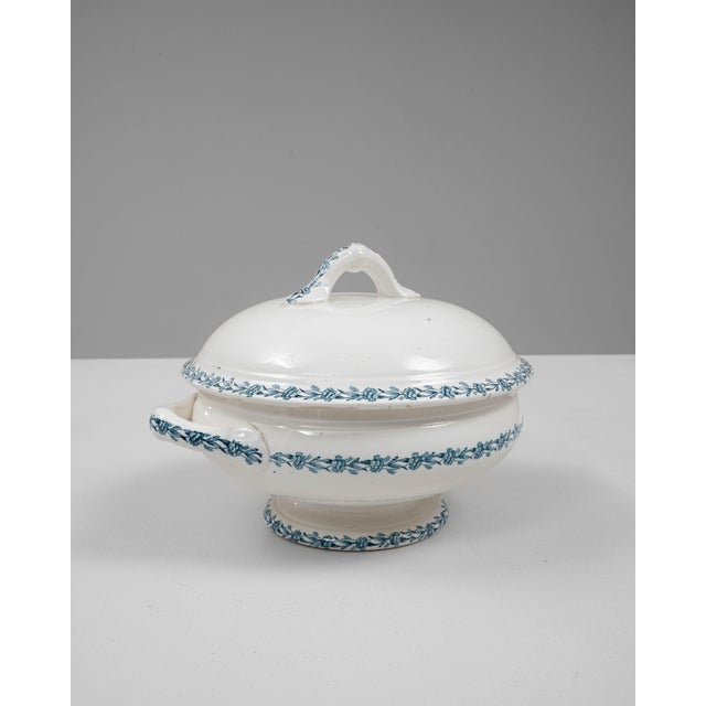 Traditional 20th Century Belgian Special Edition Porcelain Tureen With Lid For Sale - Image 3 of 18