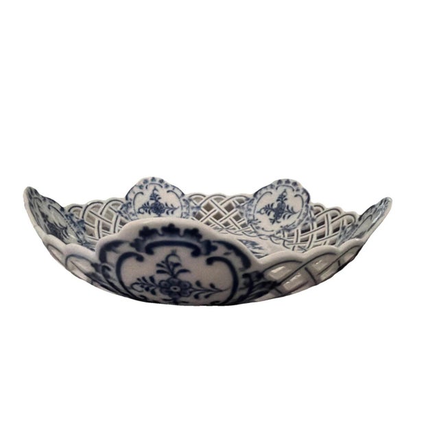 Mid-Century Modern Two Antique Meissen Blue Onion reticulated serving dishes with crossed swords hallmark For Sale - Image 3 of 17