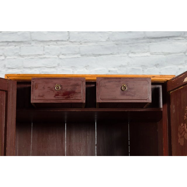 19th Century Chinese Qing Dynasty Tall Wooden Chinoiserie Panel Cabinet For Sale In New York - Image 6 of 13