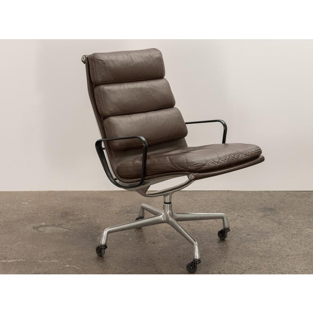 Eames soft pad office chair clearance