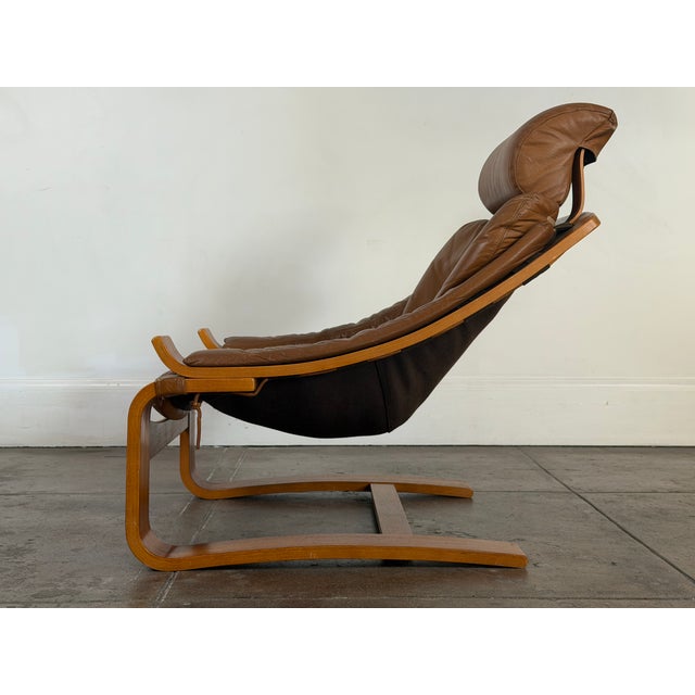 Mid-Century Modern Vintage 1970's Scandinavian Leather Lounge Chair For Sale - Image 3 of 11