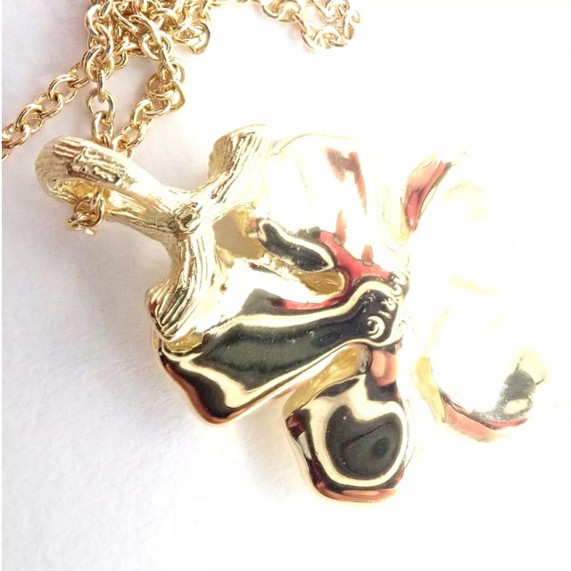 Tiffany and Co. Vintage Tiffany & Co. Yellow Gold Dogwood Flower Pendant Necklace For Sale - Image 4 of 11