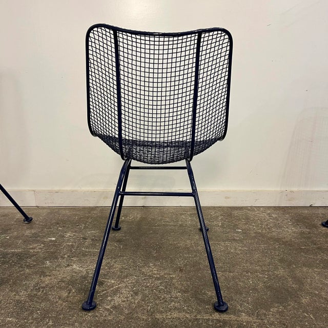 Royal Blue Mid 20th Century Woodard Sculptural Outdoor Dining Set & 4 Chairs, Attributed For Sale - Image 8 of 12
