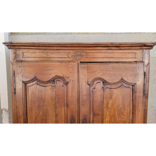 Antique Rustic Country French Cabinet / Armoire Circa. 1800 Louis XV For Sale In San Francisco - Image 6 of 17