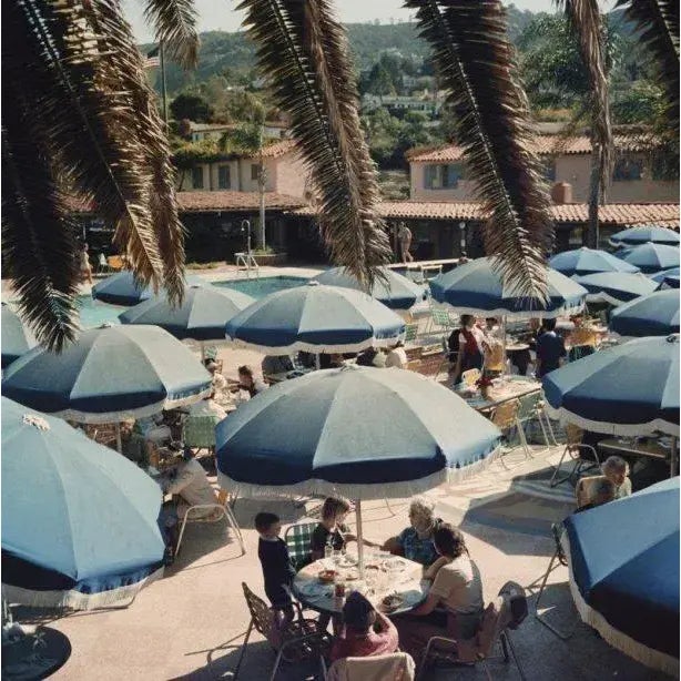 Outdoor Dining 1956 Diners at an outdoor restaurant, San Diego, California, October 1956. (Photo by Slim Aarons) Slim...
