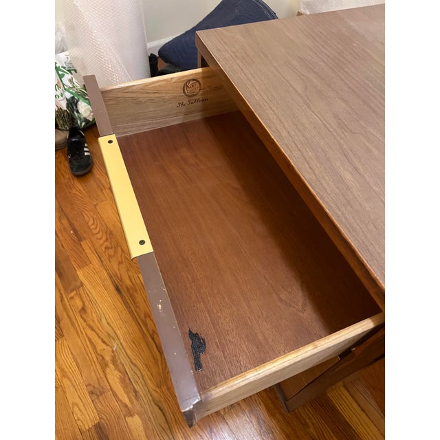 1950s Kent Coffey Tableu Mid-Century Modern Walnut Desk With Brass Accents For Sale - Image 9 of 11