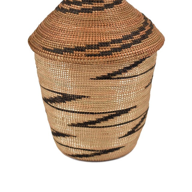 African Early 20th Century Tutsi Basket with Lid Rwanda For Sale - Image 3 of 3