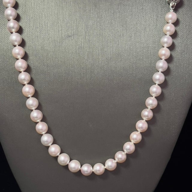 Traditional Akoya Pearl Diamond Necklace 22" 18k Gold 8.5 mm Certified For Sale - Image 3 of 12