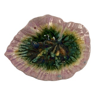 Antique Smith Griffin Hill Etruscan Majolica Art Pottery Leaf Shaped Bowl C-7. For Sale