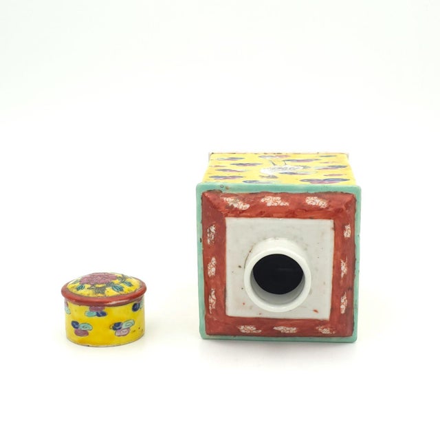 Pair of Chinese Export Tea Caddies, Probably Republic Period For Sale In San Francisco - Image 6 of 12