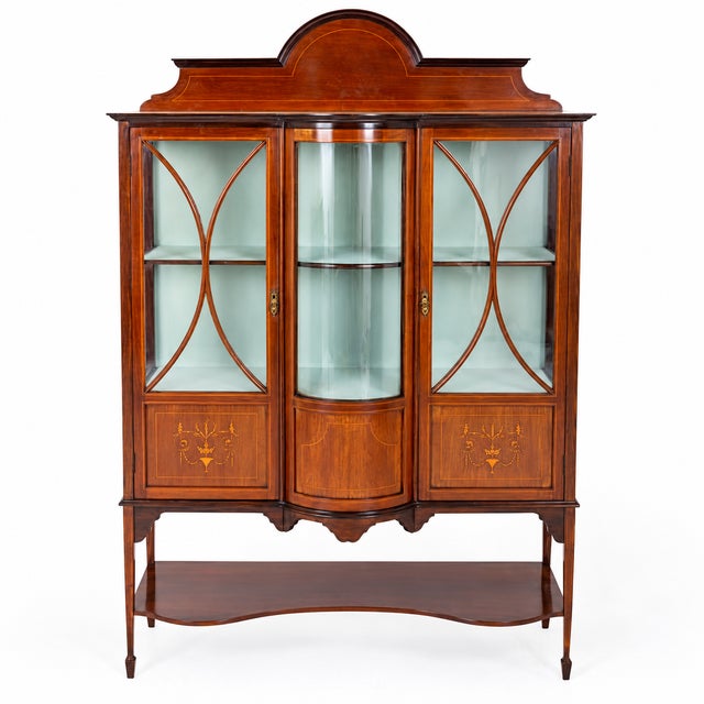Sheraton Display Cabinet in Mahogany, 1900 For Sale - Image 6 of 6