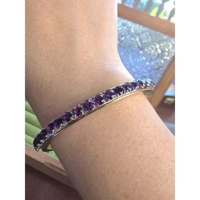 Vintage 3 Carats Purple Amethyst 14k Gold Bangle Bracelet For Sale - Image 4 of 6
