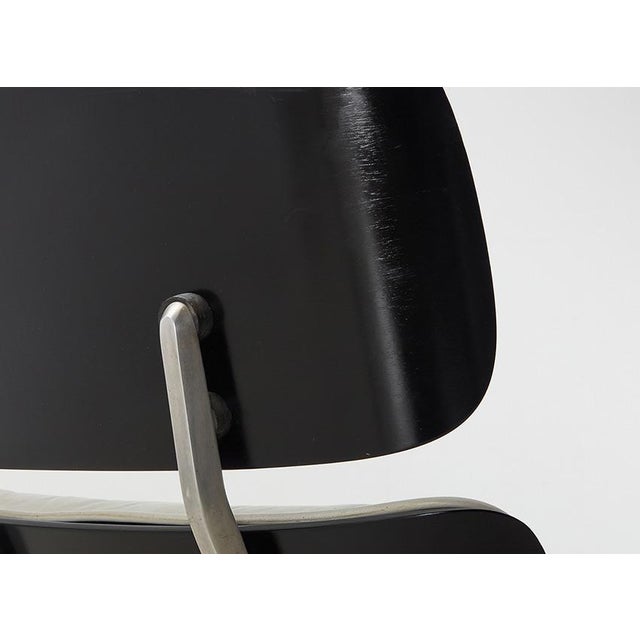 Set of Model 670 Lounge Chair and 671 Ottoman by Charles and Ray Eames by ICF for Herman Miller, 1960s-1970s For Sale - Image 9 of 13