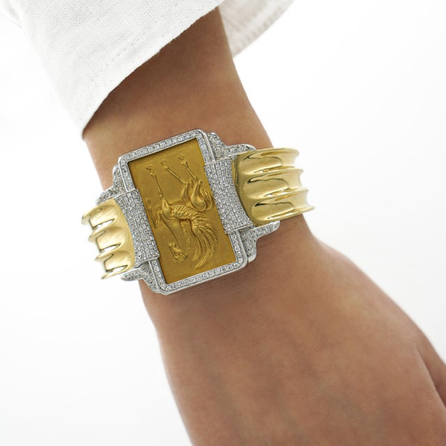 Vintage 22k and 18k Pegasus Motif Bangle Bracelet in Diamond Bezel For Sale - Image 10 of 10
