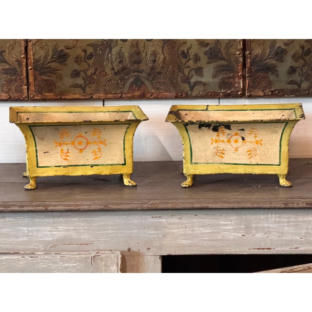 French Pair of 19th Century French Tole Cachepots For Sale - Image 3 of 9